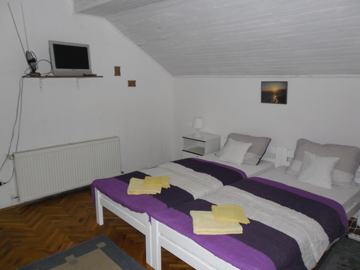 Rooms Mila Rezovac Exterior photo