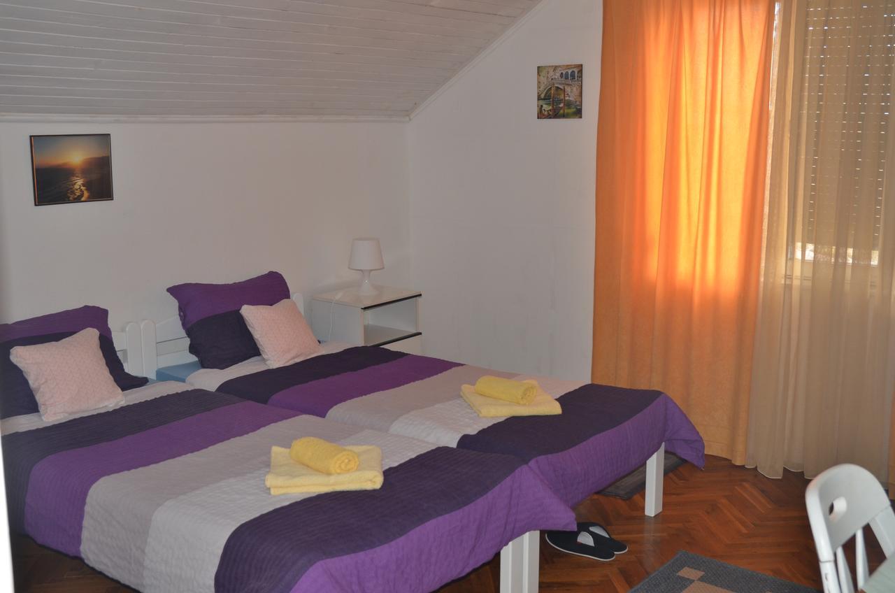 Rooms Mila Rezovac Exterior photo